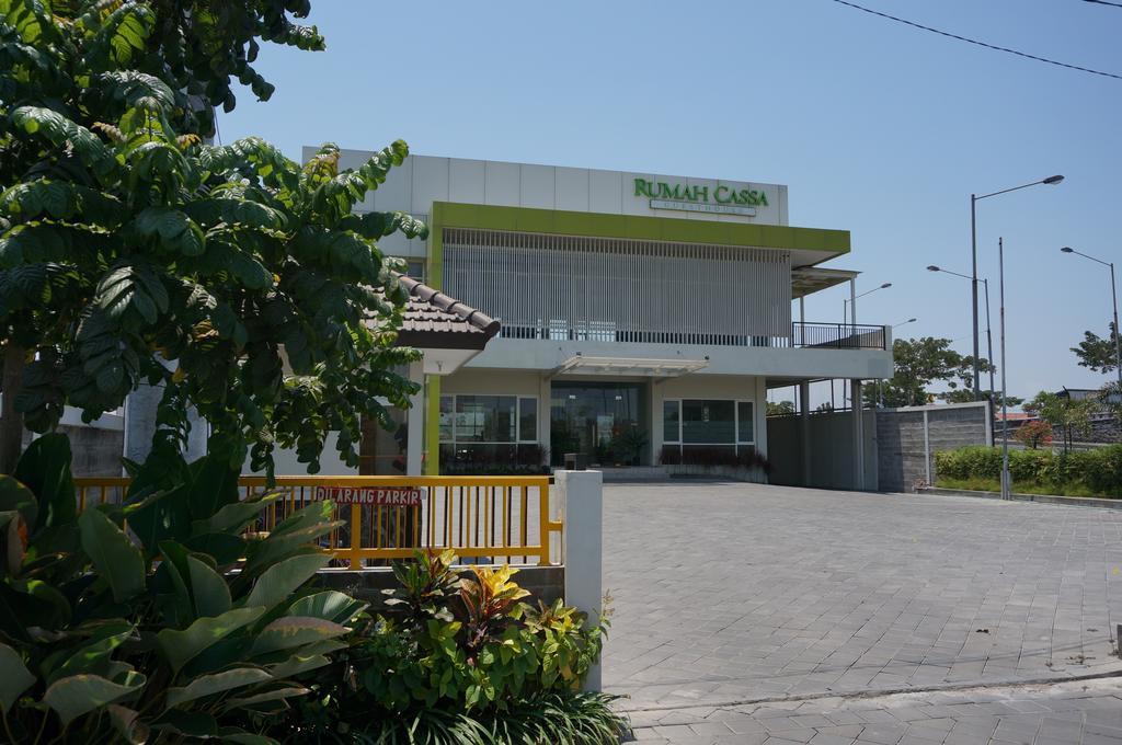 סוראבאיה Rumah Cassa Guest House מראה חיצוני תמונה