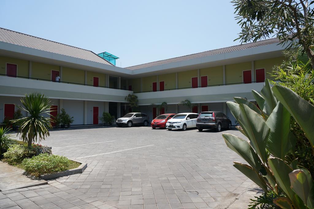סוראבאיה Rumah Cassa Guest House מראה חיצוני תמונה