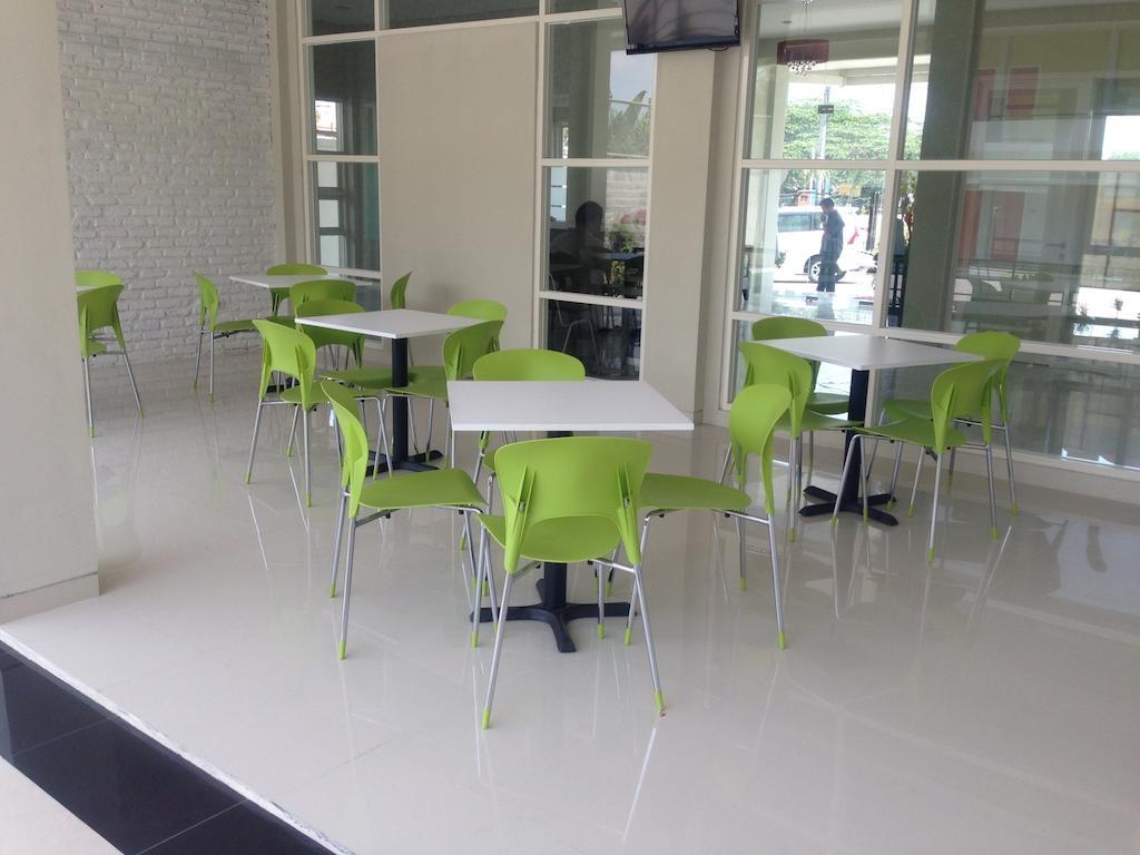 סוראבאיה Rumah Cassa Guest House מראה חיצוני תמונה
