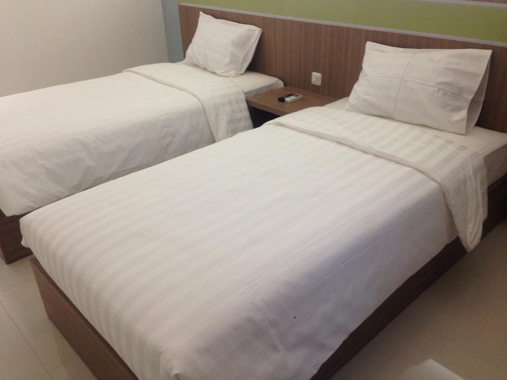 סוראבאיה Rumah Cassa Guest House חדר תמונה