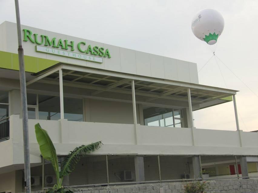 סוראבאיה Rumah Cassa Guest House מראה חיצוני תמונה
