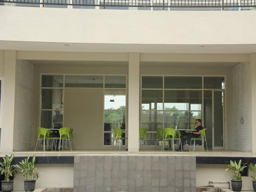 סוראבאיה Rumah Cassa Guest House מראה חיצוני תמונה