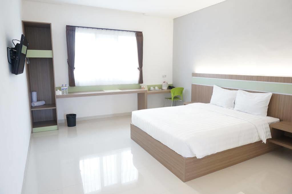 סוראבאיה Rumah Cassa Guest House מראה חיצוני תמונה